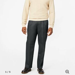 NWT Dockers Signature Pleated Khakis Relaxed Fit Pants Steelhead Grey 36 x 30